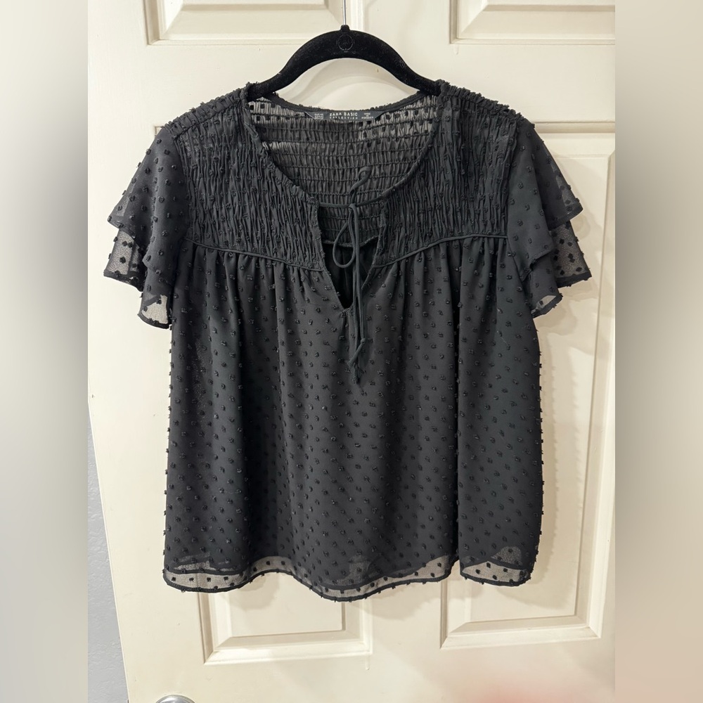 Zara women’s blouse. New without tags. Lined in the front.